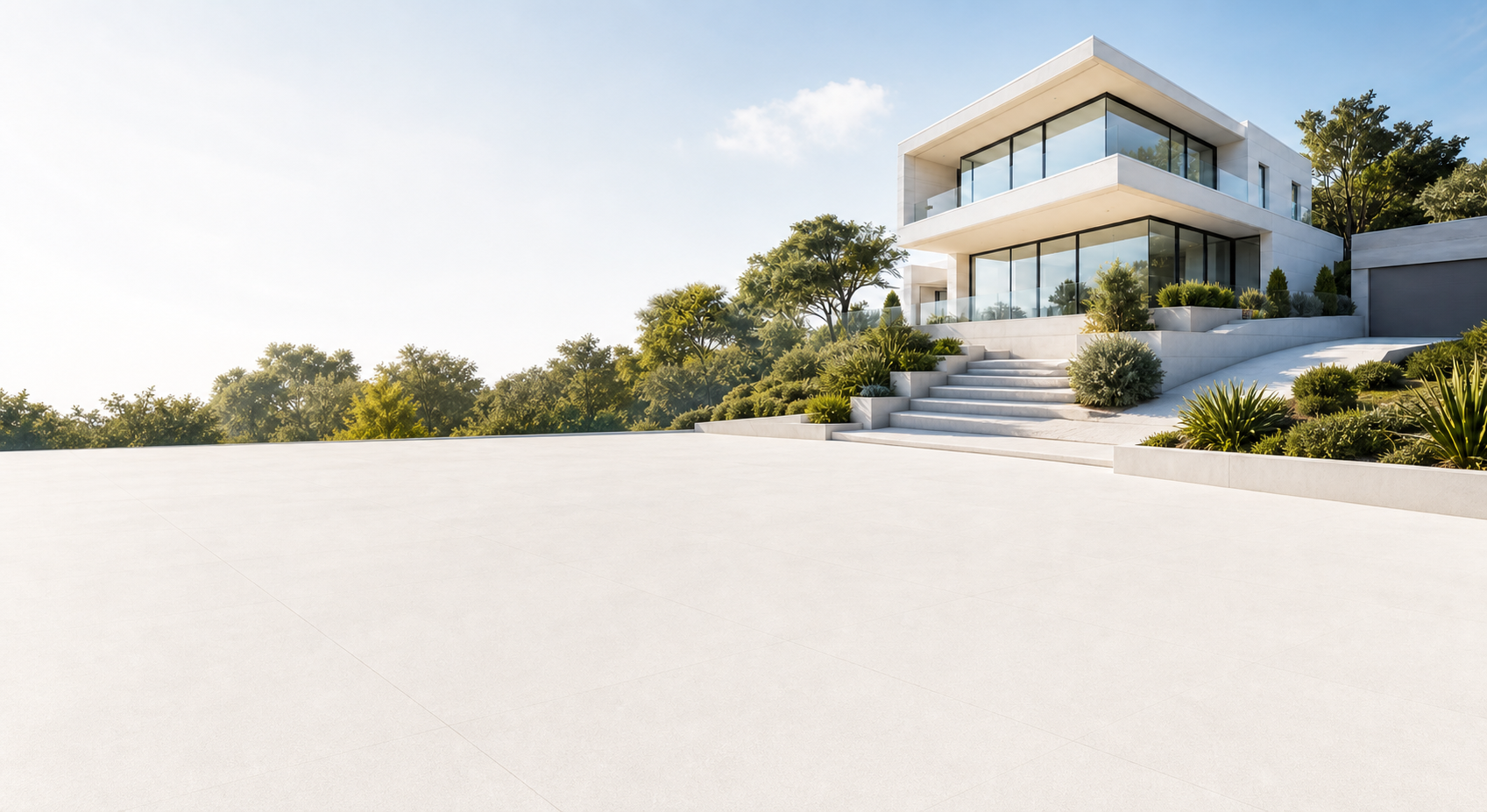 Moderne witte villa met tuin